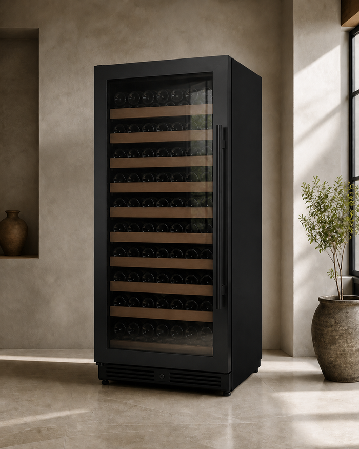 VINELOR Reserva 119 bouteilles | Cave à vin encastrable 1 zone porte noire charnière gauche — vue principale premium