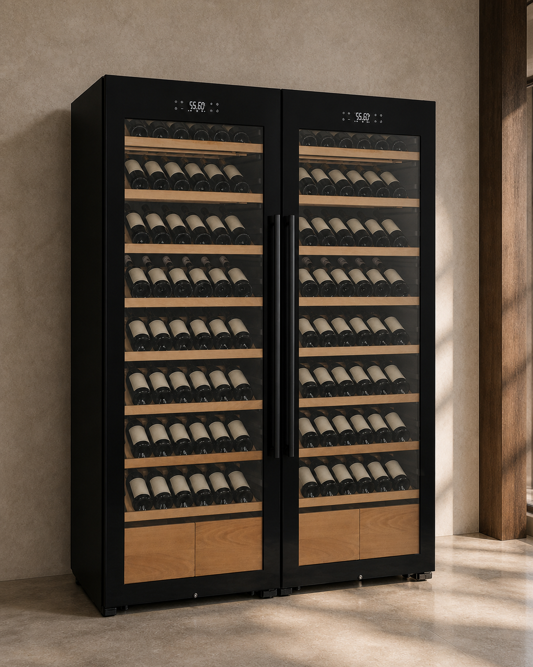 VINELOR Cascina 496 bouteilles | Cave à vin pose libre 2 zones side-by-side porte noire — vue principale premium